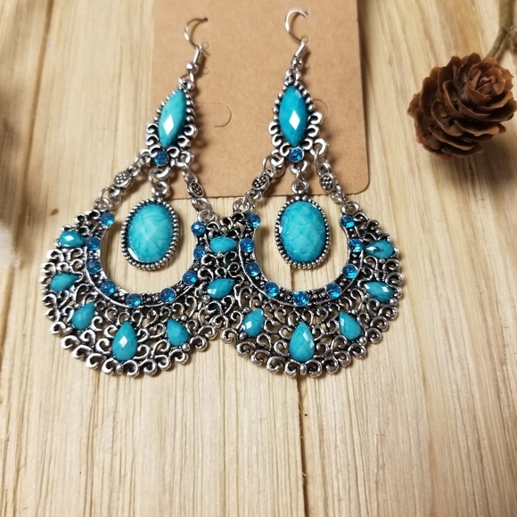 Gorgeous Beaded and Stone Bohemian TURQUOISE  Dangle earrings - Picture 6 of 13
